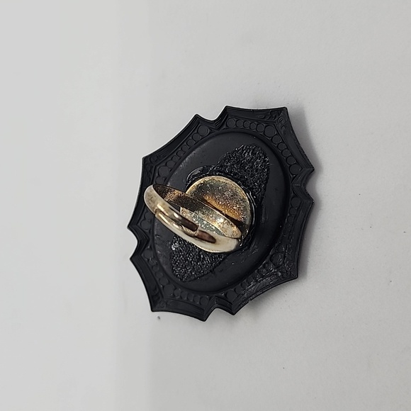 GASOLINE GLAMOUR SKULL BONES RHINESTONE MINI RING - Picture 3 of 5